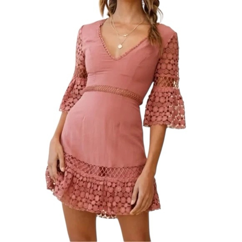 Saints + Secrets Dress Women’s‎ XS Rose Taupe Cutout Crochet V-Neck